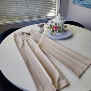 WHBM Luna Wide Leg Trouser. Size: 0 Short- Petite Color: Biscotti